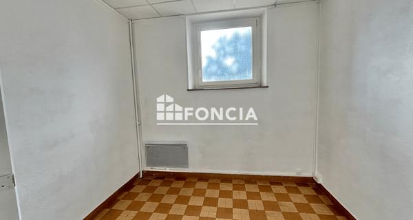 Location Local commercial 5 pièces 88 m² - Le Pouzin 07250