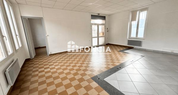 Location Local commercial 5 pièces 88 m² - Le Pouzin 07250