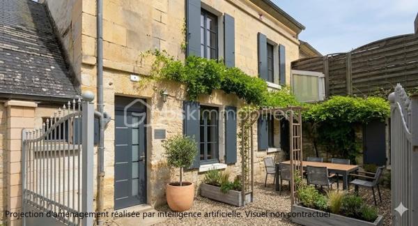 Dans un village prisé disposant d’une gare sur place, découvrez cette agréable maison ancienne de 85 m² habitables, idéale pour un premier achat.
Édifiée sur un terrain de 85 m², elle bénéficie d'une agréable cour de 30 m² au calme, à l'abri et parfaitement exposée plein sud pour profiter pleinement des beaux jours.

Le rez-de-chaussée comprend une cuisine indépendante (conduit de cheminée), un séjour lumineux ainsi qu’un WC avec lave-mains.
Au premier étage, vous trouverez une salle d’eau récente avec WC, une chambre spacieuse de 18,50 m² ainsi qu’une pièce de 8,50 m² pouvant être aménagée en bureau, chambre d’enfant ou espace de télétravail.
Les combles aménagés offrent un bel espace supplémentaire avec une vaste pièce palière et une chambre disposant d’un point d’eau, pour une surface totale de 34 m² au sol. 
Quelques travaux sont à prévoir pour révéler tout son potentiel.
La maison est équipée d’un chauffage électrique et permet l’installation d’un poêle grâce à un conduit de cheminée existant, apportant ainsi confort et convivialité durant l’hiver. Double vitrage.

8 mn à pied de la gare de Cramoisy (ligne Creil-Beauvais) / Gare de Creil : direction Chantilly - Paris - Amiens - Compiègne
Axe routier 18 mn Chantilly - 14 mn Creil - 35 mn Roissy CDG

Proposition d'aménagement visible sur les photos annotées "non contractuel".