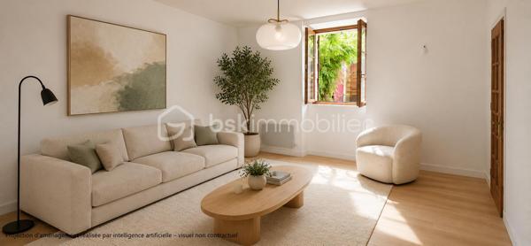Dans un village prisé disposant d’une gare sur place, découvrez cette agréable maison ancienne de 85 m² habitables, idéale pour un premier achat.
Édifiée sur un terrain de 85 m², elle bénéficie d'une agréable cour de 30 m² au calme, à l'abri et parfaitement exposée plein sud pour profiter pleinement des beaux jours.

Le rez-de-chaussée comprend une cuisine indépendante (conduit de cheminée), un séjour lumineux ainsi qu’un WC avec lave-mains.
Au premier étage, vous trouverez une salle d’eau récente avec WC, une chambre spacieuse de 18,50 m² ainsi qu’une pièce de 8,50 m² pouvant être aménagée en bureau, chambre d’enfant ou espace de télétravail.
Les combles aménagés offrent un bel espace supplémentaire avec une vaste pièce palière et une chambre disposant d’un point d’eau, pour une surface totale de 34 m² au sol. 
Quelques travaux sont à prévoir pour révéler tout son potentiel.
La maison est équipée d’un chauffage électrique et permet l’installation d’un poêle grâce à un conduit de cheminée existant, apportant ainsi confort et convivialité durant l’hiver. Double vitrage.

8 mn à pied de la gare de Cramoisy (ligne Creil-Beauvais) / Gare de Creil : direction Chantilly - Paris - Amiens - Compiègne
Axe routier 18 mn Chantilly - 14 mn Creil - 35 mn Roissy CDG

Proposition d'aménagement visible sur les photos annotées "non contractuel".