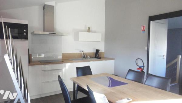 Local commercial 3 bureaux salle de reunion parking