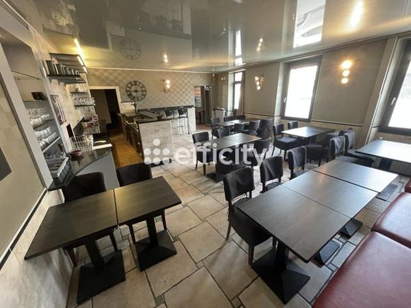 Immeuble
         11 pièces
        - 230 m²