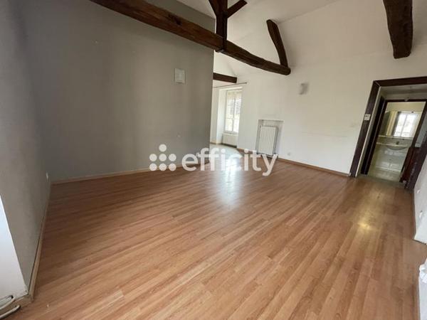 Immeuble
         11 pièces
        - 230 m²