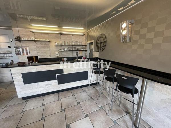 Immeuble
         11 pièces
        - 230 m²
