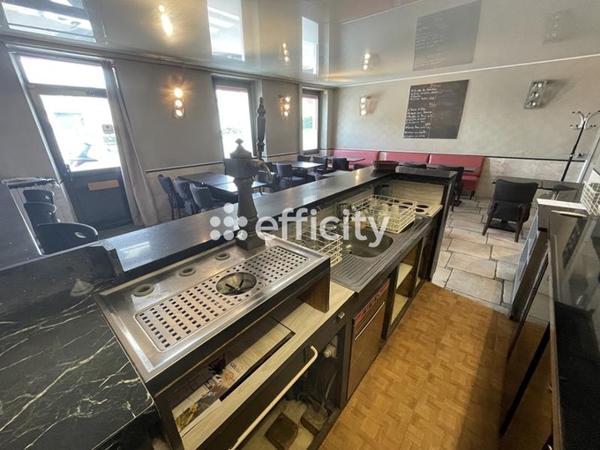 Immeuble
         11 pièces
        - 230 m²