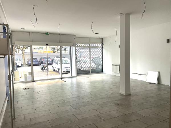 Fonds De Commerce
        
        - 125 m² 296 800 € *
