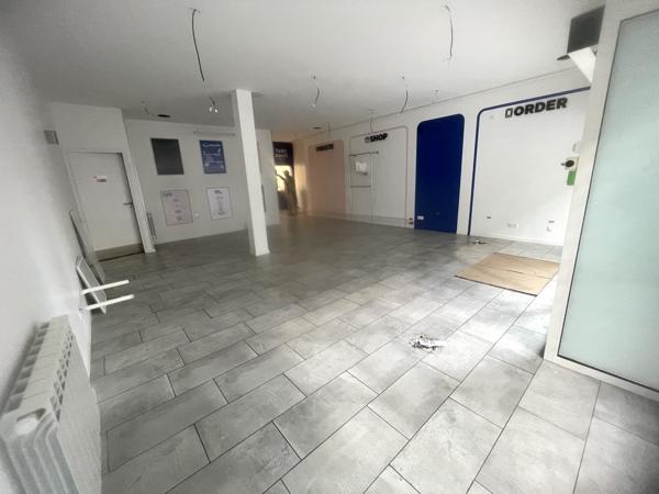 Fonds De Commerce
        
        - 125 m² 296 800 € *
