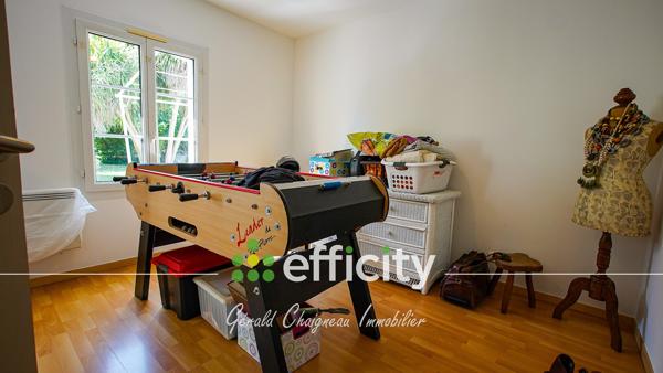 Maison
         5 pièces
        - 112 m² 323 950 € *
