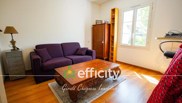 Maison
         5 pièces
        - 112 m² 323 950 € *