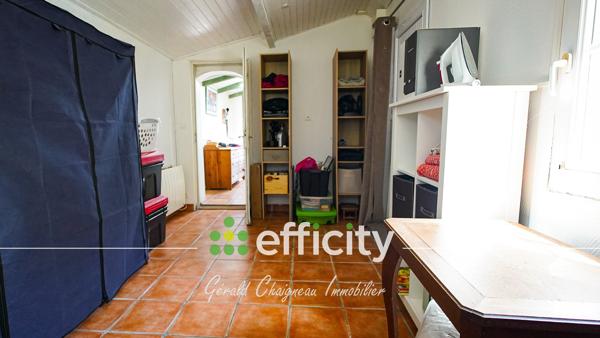 Maison
         5 pièces
        - 112 m² 323 950 € *