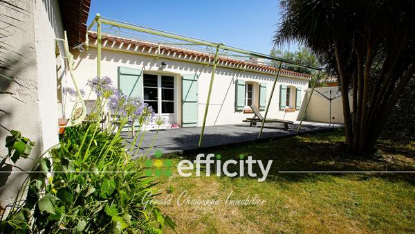 Maison
         5 pièces
        - 112 m² 323 950 € *