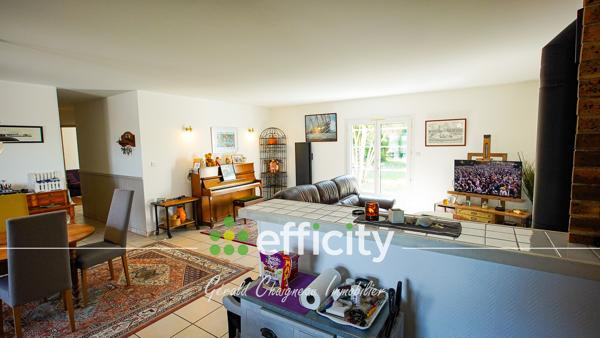 Maison
         5 pièces
        - 112 m² 323 950 € *
