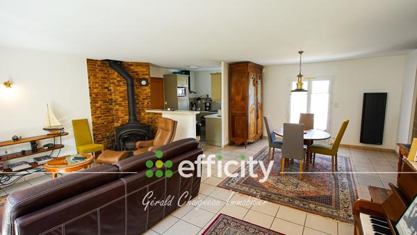 Maison
         5 pièces
        - 112 m² 323 950 € *