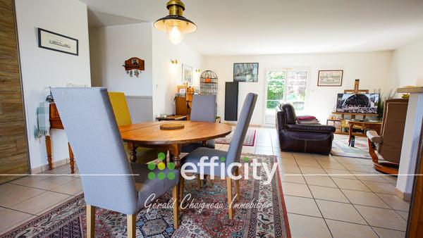 Maison
         5 pièces
        - 112 m² 323 950 € *