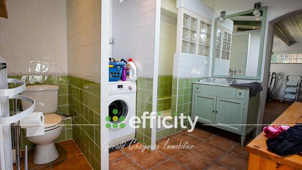 Maison
         5 pièces
        - 112 m² 323 950 € *