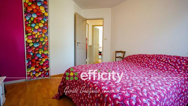 Maison
         5 pièces
        - 112 m² 323 950 € *