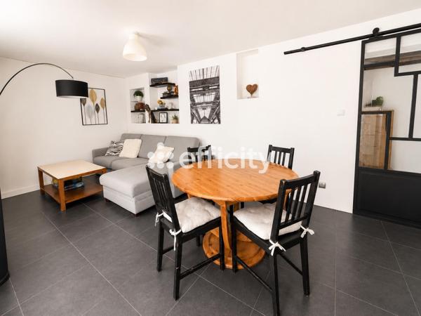 Maison
         6 pièces
        - 153 m² 295 000 € *