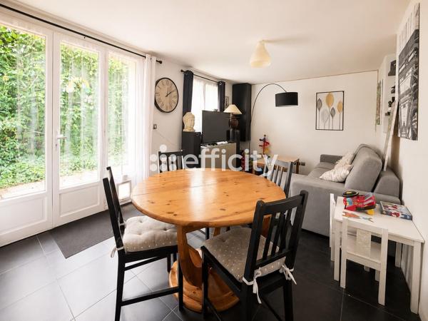 Maison
         6 pièces
        - 153 m² 295 000 € *