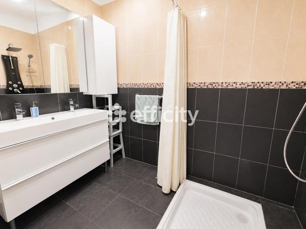 Maison
         6 pièces
        - 153 m² 295 000 € *