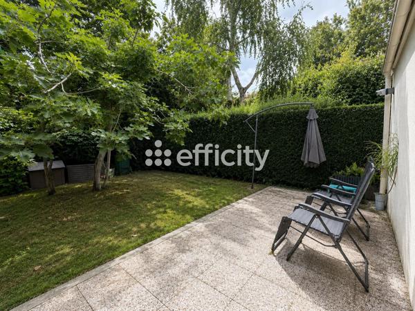 Maison
         6 pièces
        - 153 m² 295 000 € *