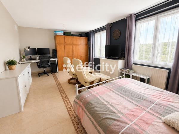 Maison
         6 pièces
        - 153 m² 295 000 € *
