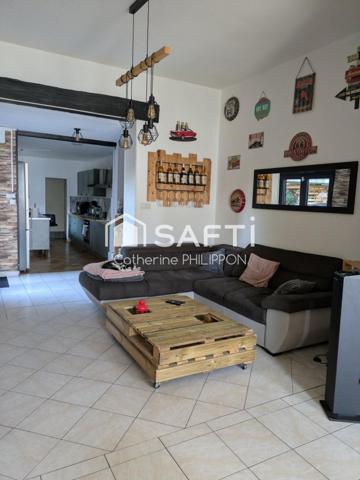 Venez découvrir cette superbe maison de ville sur 2 étages