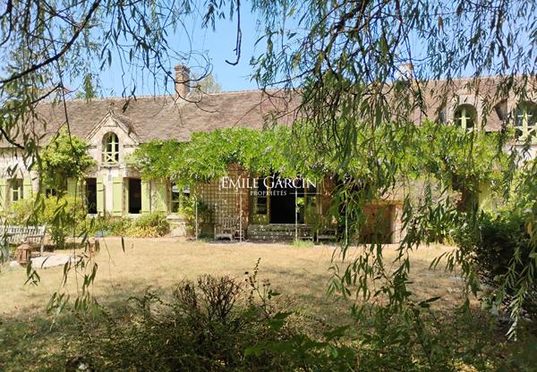 A VENDRE- Bourgogne- Sens- Maison de campagne 5 ch, tennis , 6 ha