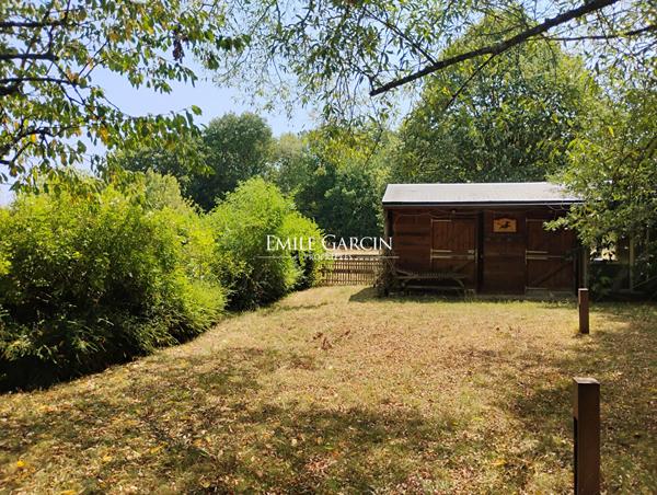 A VENDRE- Bourgogne- Sens- Maison de campagne 5 ch, tennis , 6 ha