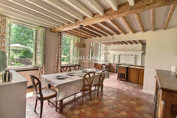 A VENDRE- Bourgogne- Sens- Maison de campagne 5 ch, tennis , 6 ha
