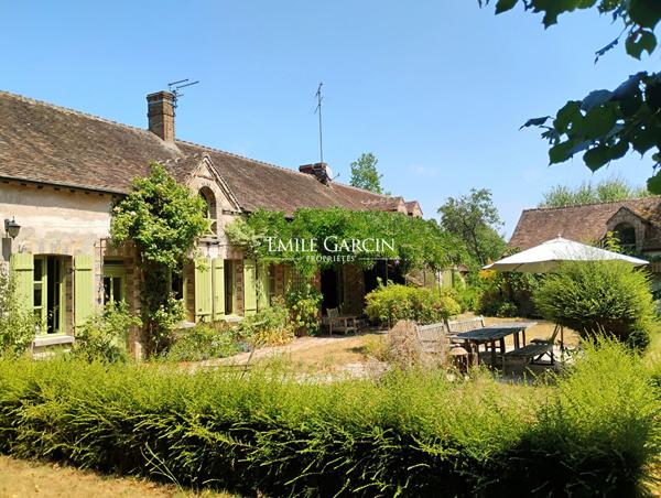 A VENDRE- Bourgogne- Sens- Maison de campagne 5 ch, tennis , 6 ha