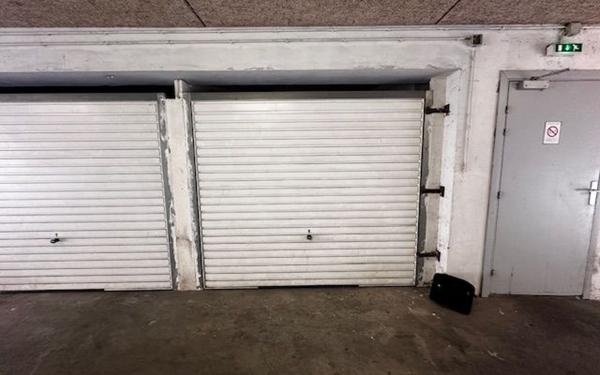 Stationnement à louer    15,50 m2 Bordeaux