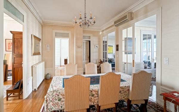 Appartement à vendre    5 pièces • 132,40 m2 Lyon 6