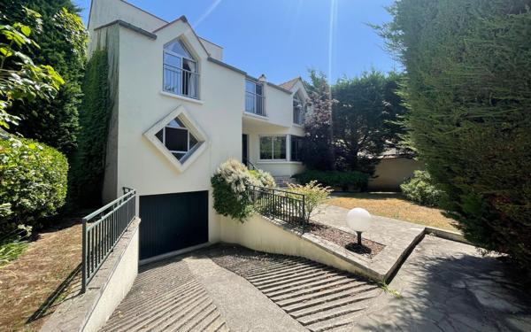 Maison à vendre    7 pièces • 178 m2 La Varenne - Saint-Maur-des-Fossés