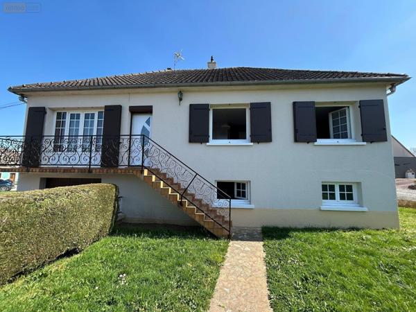 Maison à vendre à Trangé dans la Sarthe (72650), ref : SL-72021-474