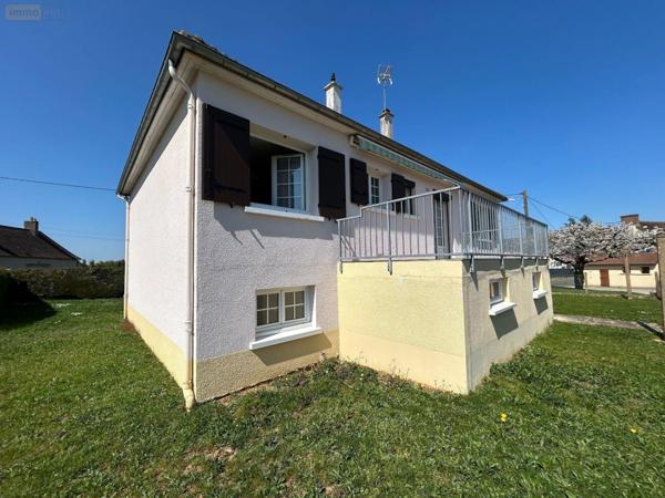 Maison à vendre à Trangé dans la Sarthe (72650), ref : SL-72021-474
