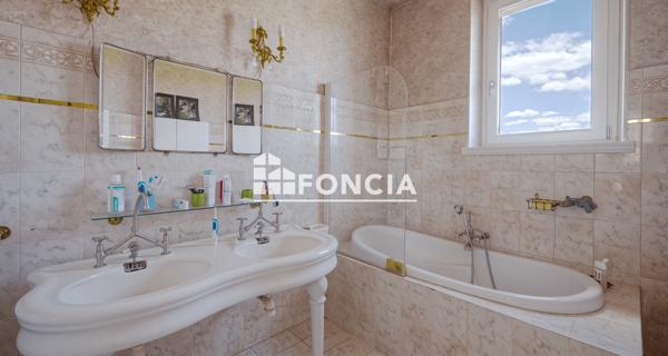 À vendre Appartement 4 pièces 147 m² - Belley 01300