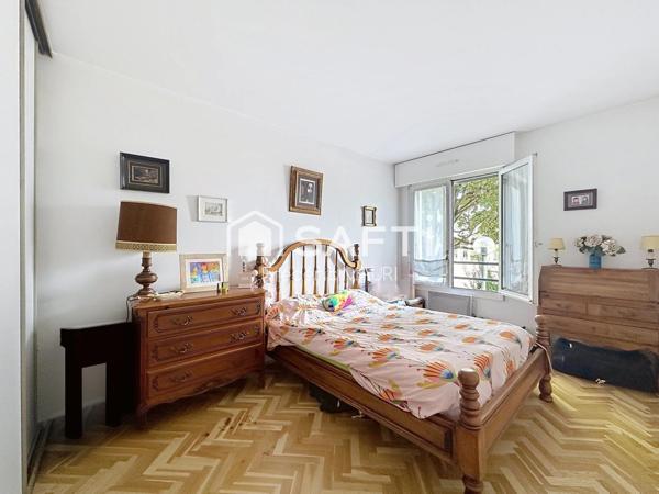 T3 de 75m2 avec terrasse, cave et parking