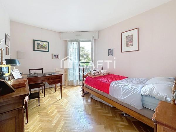 T3 de 75m2 avec terrasse, cave et parking