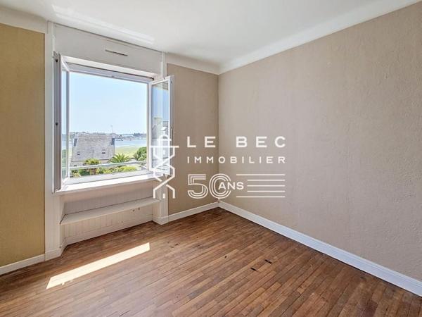 LOCMIQUÉLIC : Appartement T3 lumineux avec vue sur la mer et la rade