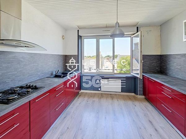 LOCMIQUÉLIC : Appartement T3 lumineux avec vue sur la mer et la rade
