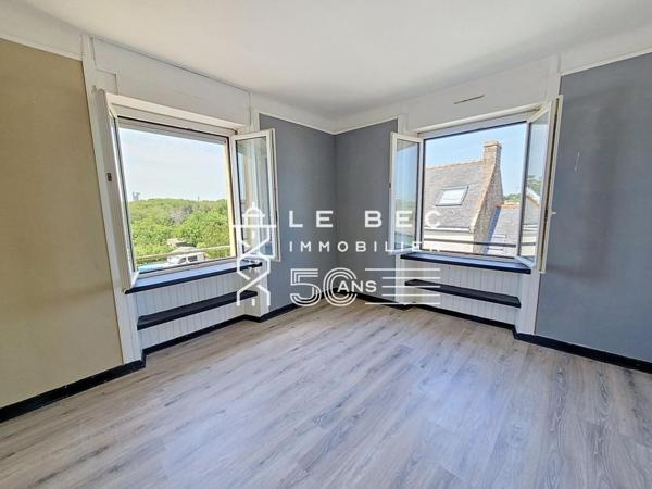LOCMIQUÉLIC : Appartement T3 lumineux avec vue sur la mer et la rade