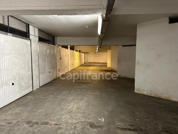 Box à vendre BAGNOLET (93) - 216 rue de Noisy-le-sec, proche LES LILAS