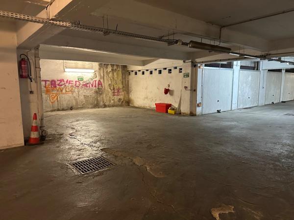 Box à vendre BAGNOLET (93) - 216 rue de Noisy-le-sec, proche LES LILAS