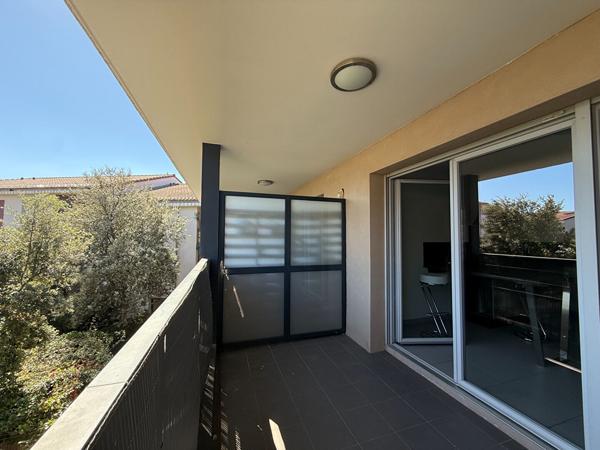 A VENDRE 83470 SAINT MAXIMIN LA SAINTE BAUME APPARTEMENT TYPE 3 DE 54 m² AVEC BALCON