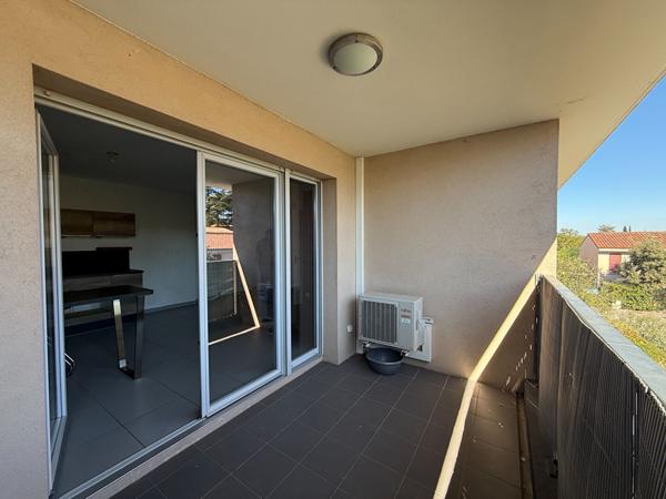 A VENDRE 83470 SAINT MAXIMIN LA SAINTE BAUME APPARTEMENT TYPE 3 DE 54 m² AVEC BALCON