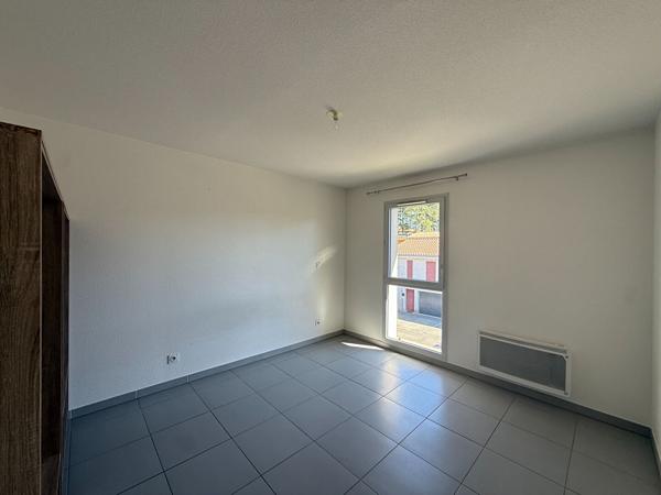 A VENDRE 83470 SAINT MAXIMIN LA SAINTE BAUME APPARTEMENT TYPE 3 DE 54 m² AVEC BALCON