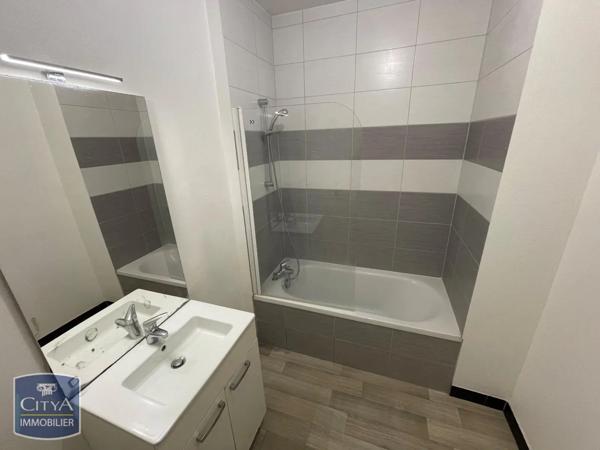 Appartement à louer 2 pièces 72.74m²