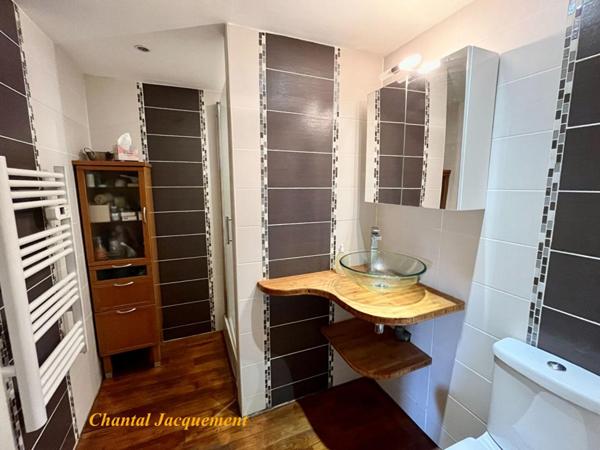 MAISON EN PIERRES AVEC GÎTE INDÉPENDANT