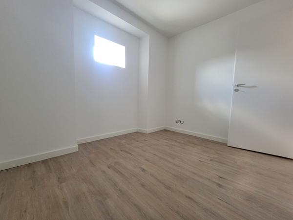 Immeuble plein centre ville de Nozay