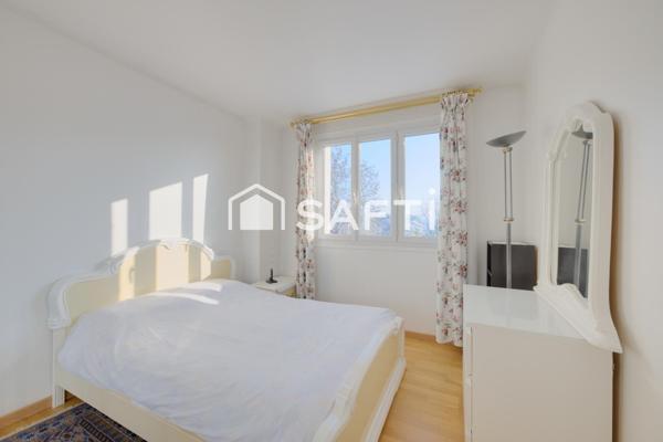 2 pièces lumineux au calme avec parking